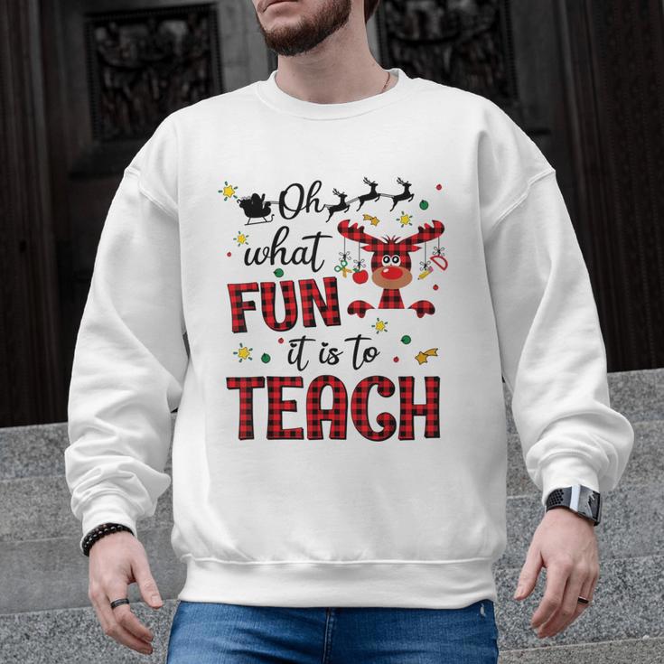Teachers Oh What Fun It Is To Teach Cute Red Plaid Reindeer Men Graphic Sweatshirt