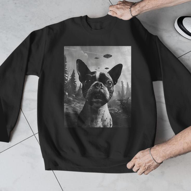 Dog Mom Dad Alien Selfie Boston Terrier UFO For Men Women Men Graphic Sweatshirt, Mom Gifts, Boston Terrier Dad Gifts, Boston Terrier Mom Gifts, funny design