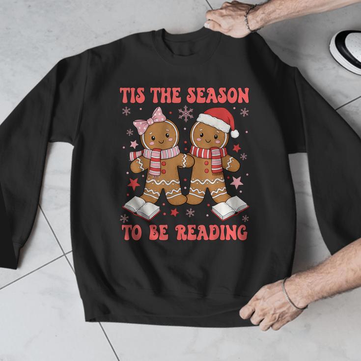 Tis The Season Reading Christmas Shirt Book Lovers Teacher Men Graphic Sweatshirt, funny design