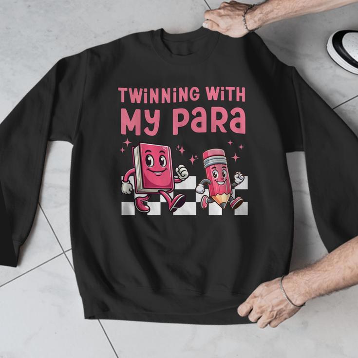 Twinning With My Para Teacher Matching Paraprofessional 70s For Men Women Men Graphic Sweatshirt, funny design Twinning With My Para Teacher Matching Paraprofessional 70s For Men Women Men Graphic Sweatshirt, funny design