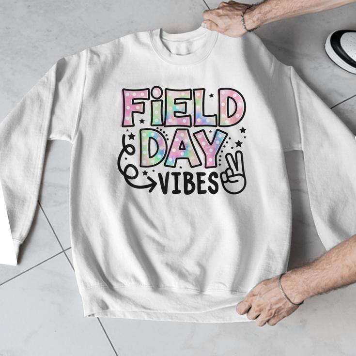 Field Day Vibes For Teacher Kids Happy Field Day 2025 Men Graphic Sweatshirt, funny design