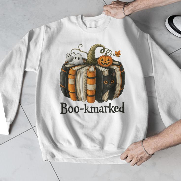Fun Fall Book Lover Cute Teacher Student Halloween Men Graphic Sweatshirt, funny design