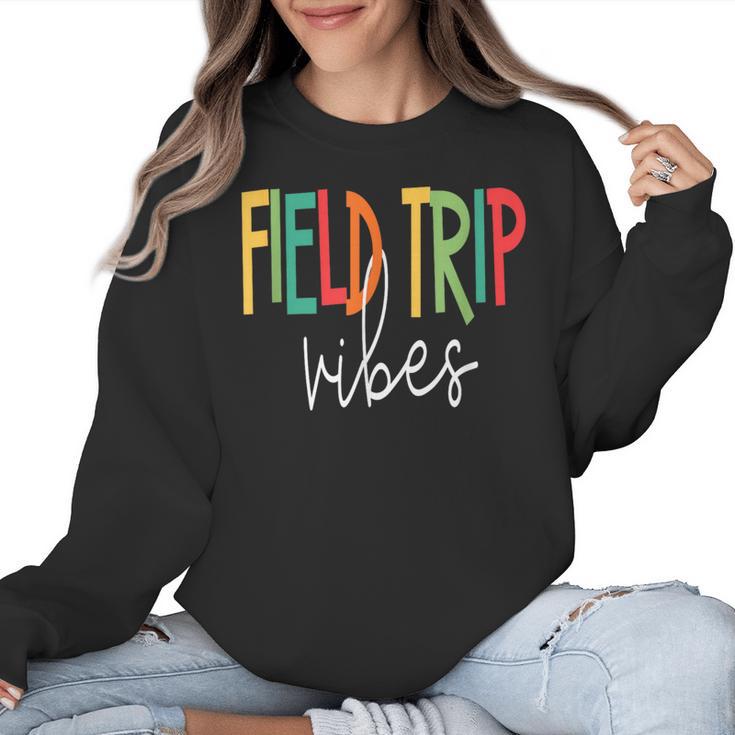 Retro Field Trip Vibes Vintage Field Trip Vibes Teacher Kids Women Crewneck Sweatshirt