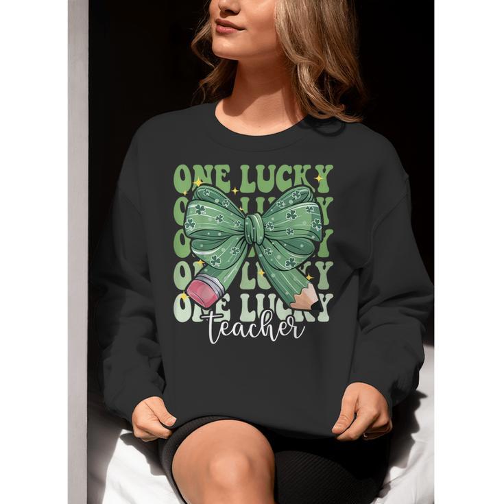 One Lucky Teacher Coquette Bow St Patricks Day Teacher Women Crewneck Sweatshirt, funny gift