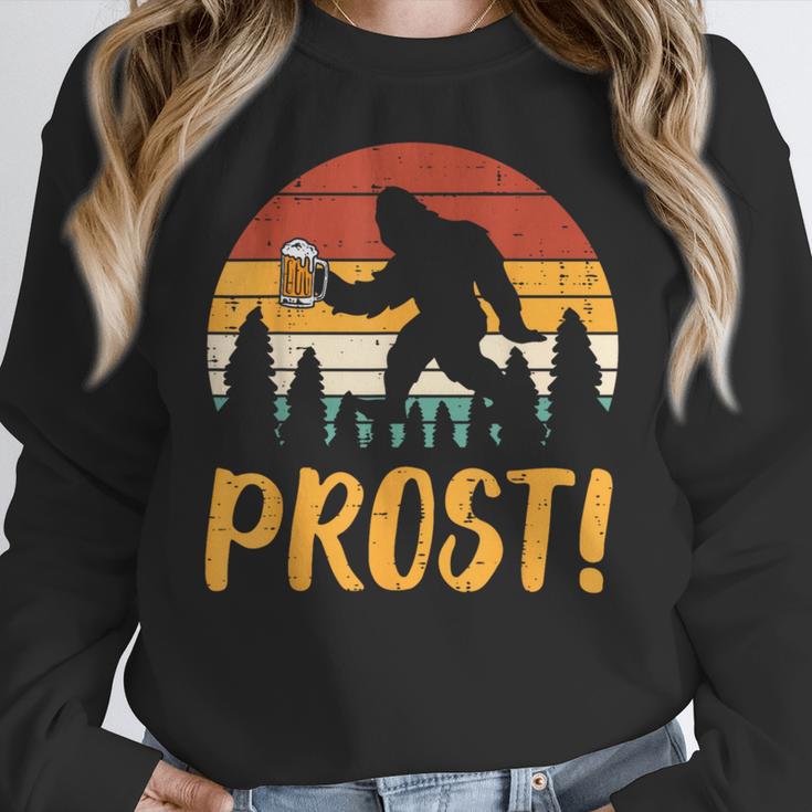 Bigfoot Sasquatch Prost Retro Bavarian Oktoberfest Men Women Women Crewneck Sweatshirt, funny design