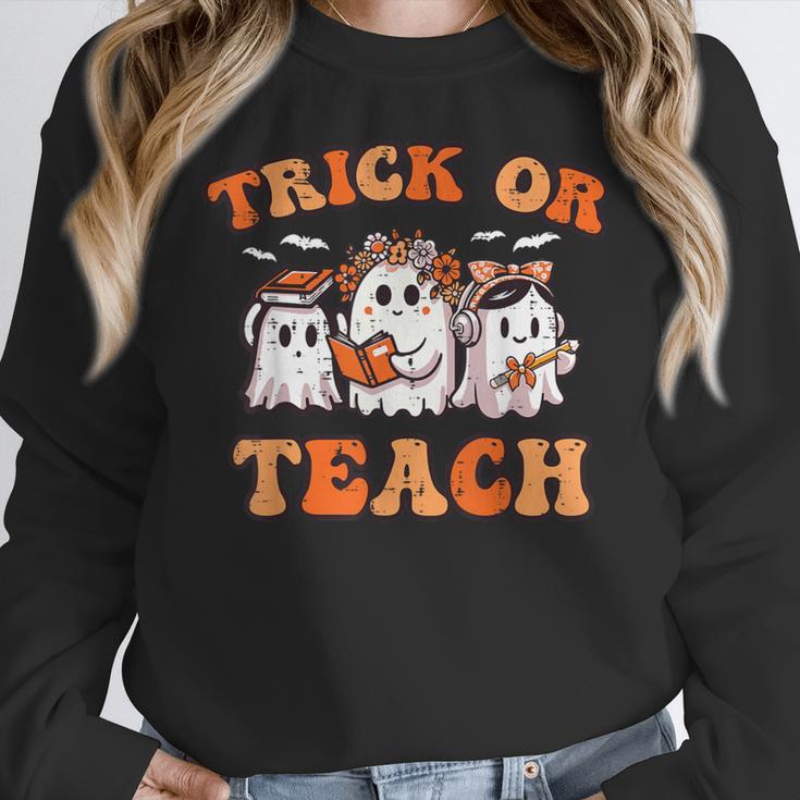 Halloween Teacher Ghosts Trick Or Teach Retro Costume Women Women Crewneck Sweatshirt, funny design