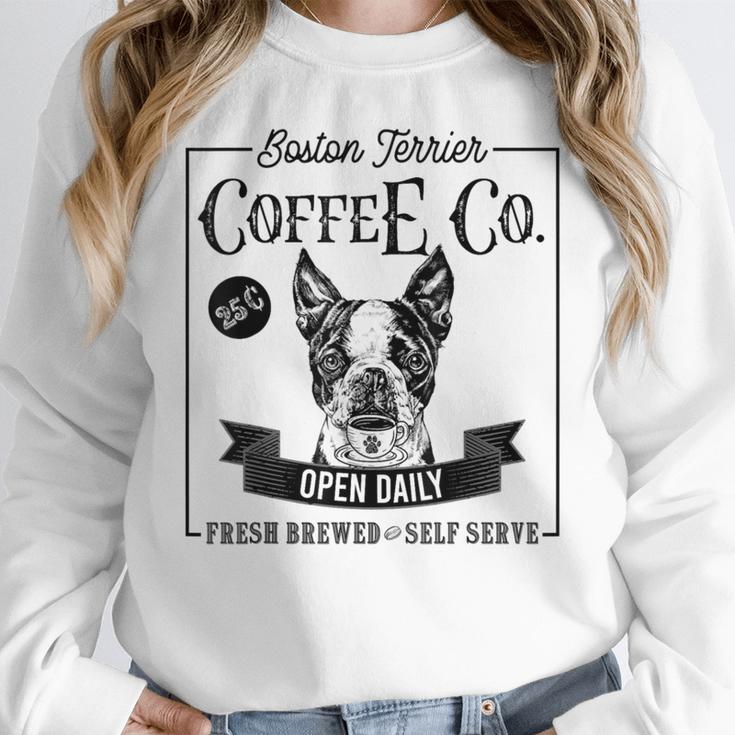 Retro Boston Terrier Coffee Dog Mom Coffee Lover Women Crewneck Sweatshirt, Mom Gifts, Boston Terrier Mom Gifts, funny design