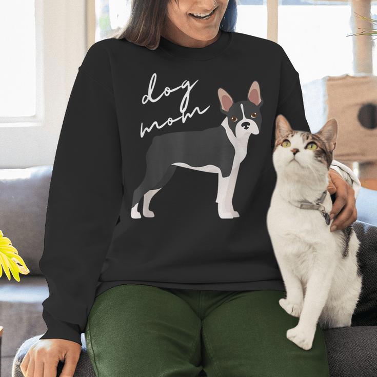 Boston Terrier Dog Mom Woman Women Women Crewneck Sweatshirt, Boston Terrier Mom Sweatshirts, gift for family, gift for coworker