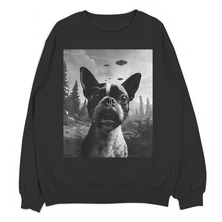 Dog Mom Dad Alien Selfie Boston Terrier UFO For Men Women Women Crewneck Sweatshirt, novelty gifts, funny gifts