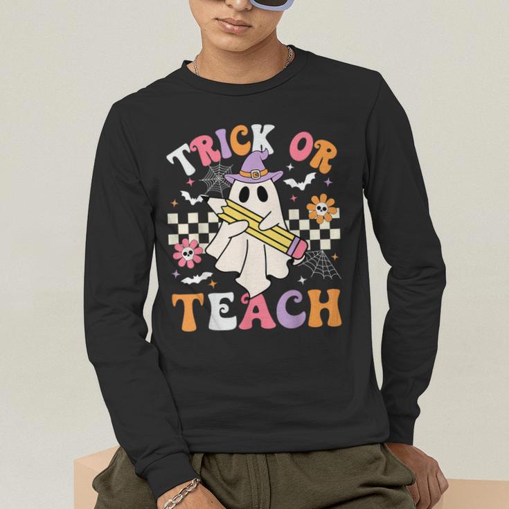 Trick Or Teach Groovy Teacher Halloween Retro Teacher Ghost Men's Long Sleeve T-Shirt, funny gift