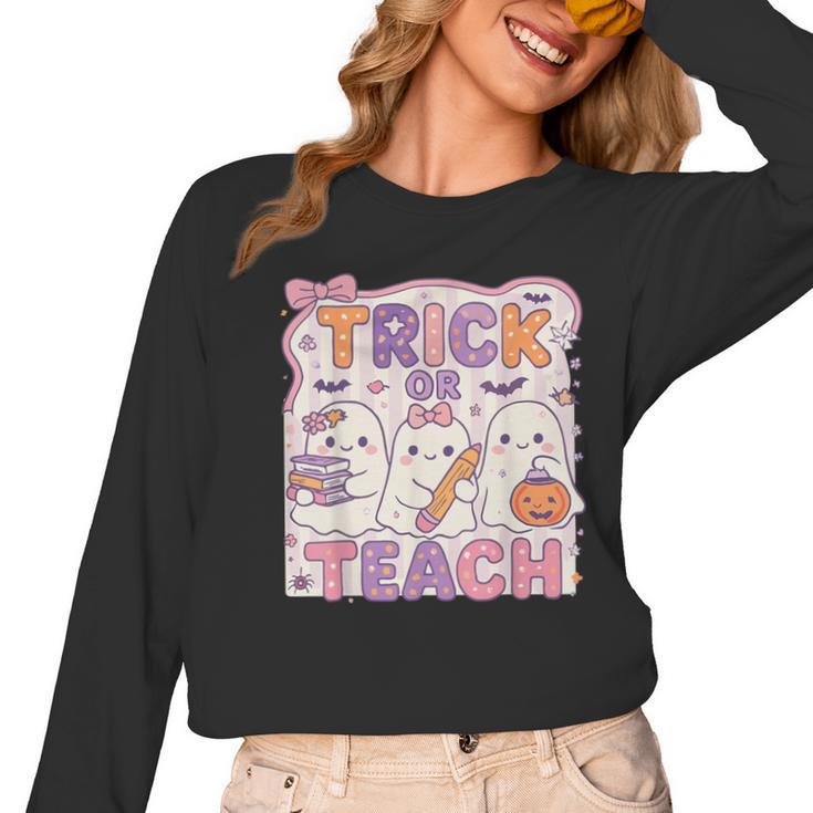 Trick Or Teach Retro Halloween Teacher Look Women Long Sleeve T-Shirt