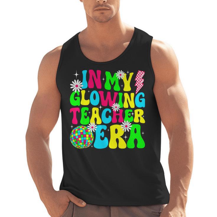 Retro Groovy In My Glowing Teacher Era Happy Teacher's Day Men Tank Top