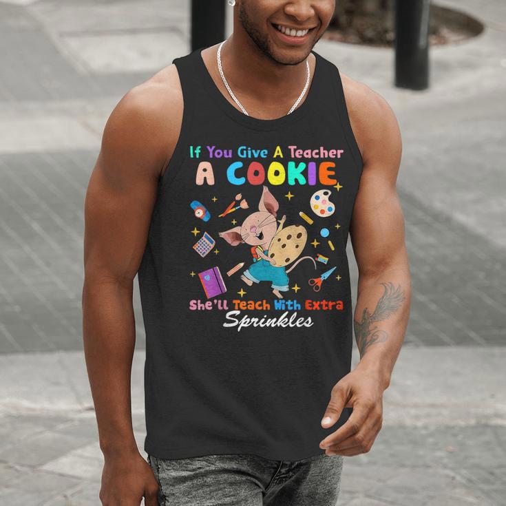 Mouse If You Give A Teacher A Student She Will Love You Men Tank Top, funny gift