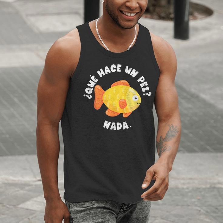 Que Hace Un Pez Nada Spanish Teacher Bilingual Teacher Dual Men Tank Top, funny gift Que Hace Un Pez Nada Spanish Teacher Bilingual Teacher Dual Men Tank Top, funny gift