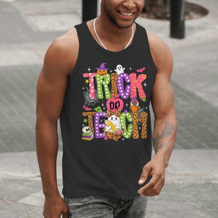 Retro Trick Or Teach Leopard Ghost Halloween Spooky Teacher Men Tank Top, funny gift