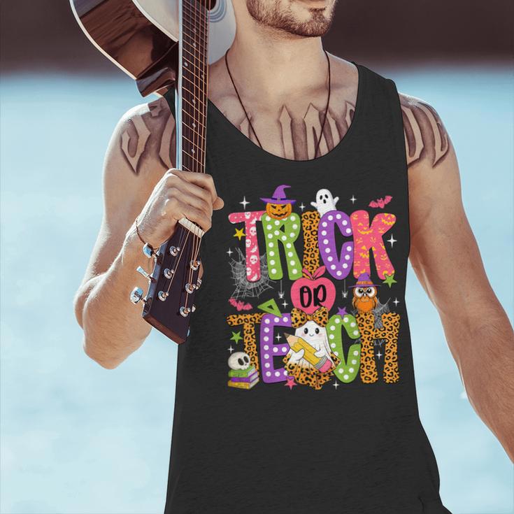 Retro Trick Or Teach Leopard Ghost Halloween Spooky Teacher Men Tank Top, gift for family, gift for coworker