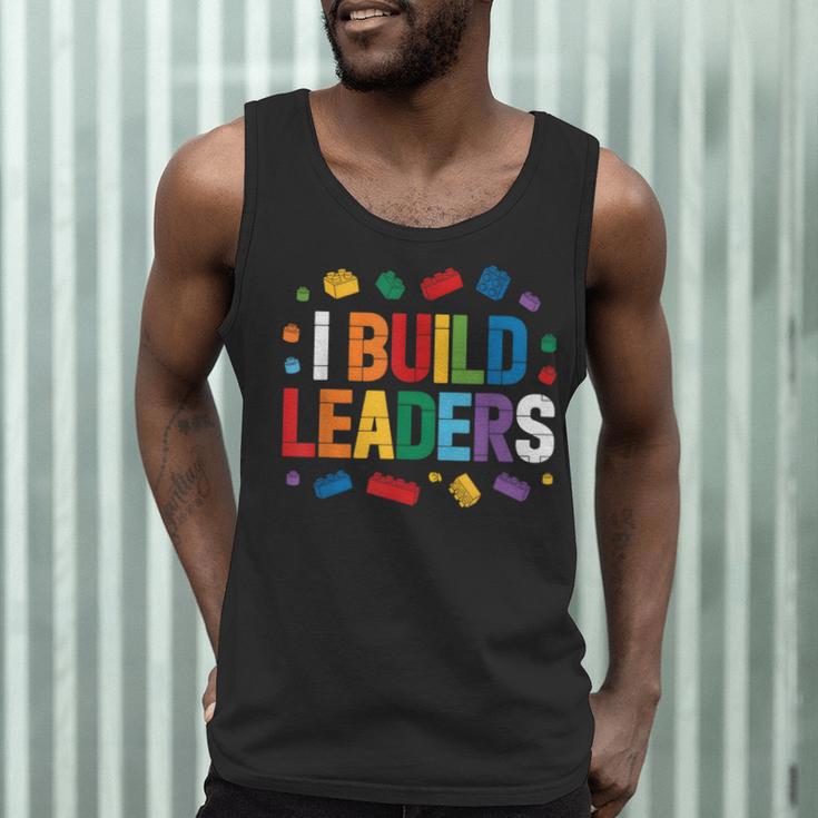 I Build Leaders Bricks Building Blocks Teacher Brick Builder Men Tank Top, novelty gifts, funny gifts