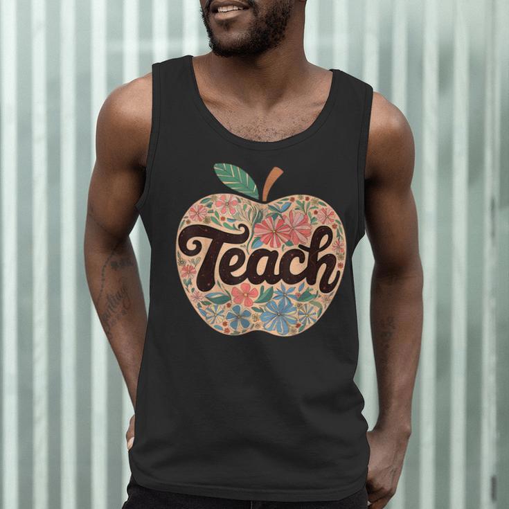 Cute Teacher With Apple Retro Teacher Kids Back To School Men Tank Top, novelty gifts, funny gifts