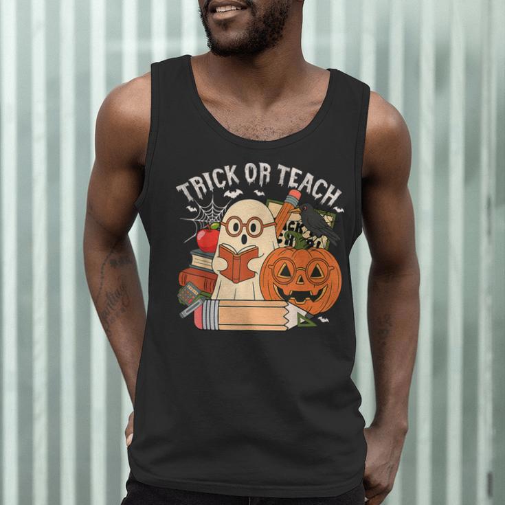 Trick Or Teach Retro Halloween Teacher Women Men Costume Men Tank Top, novelty gifts, funny gifts