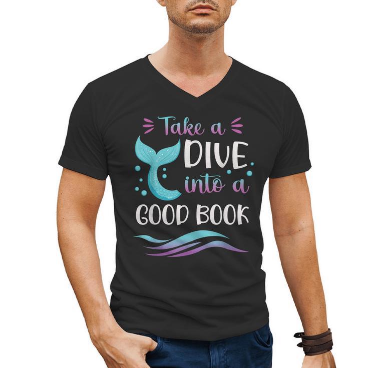 Cute Mermaid Librarian Teacher Dive Into A Good Book Reading Men's V-Neck T-Shirt