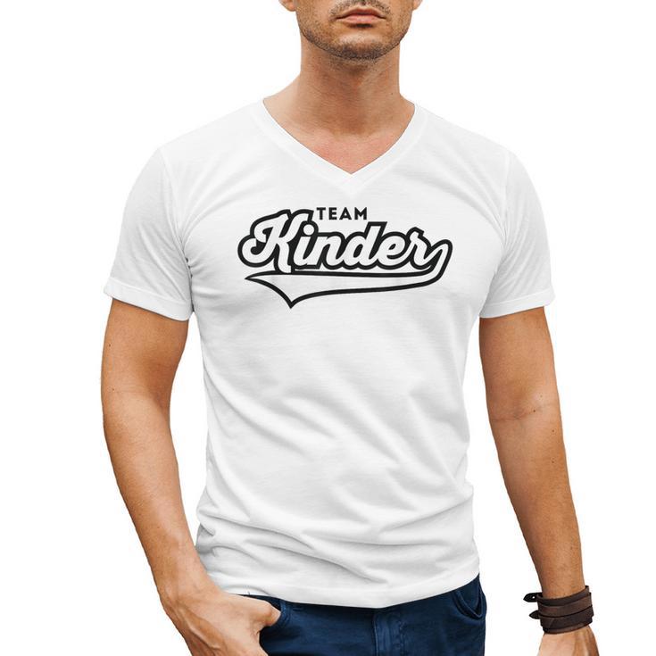 Kindergarten TEAM School Teacher Kinder Baseball-Style Shirt Men's V-Neck T-Shirt