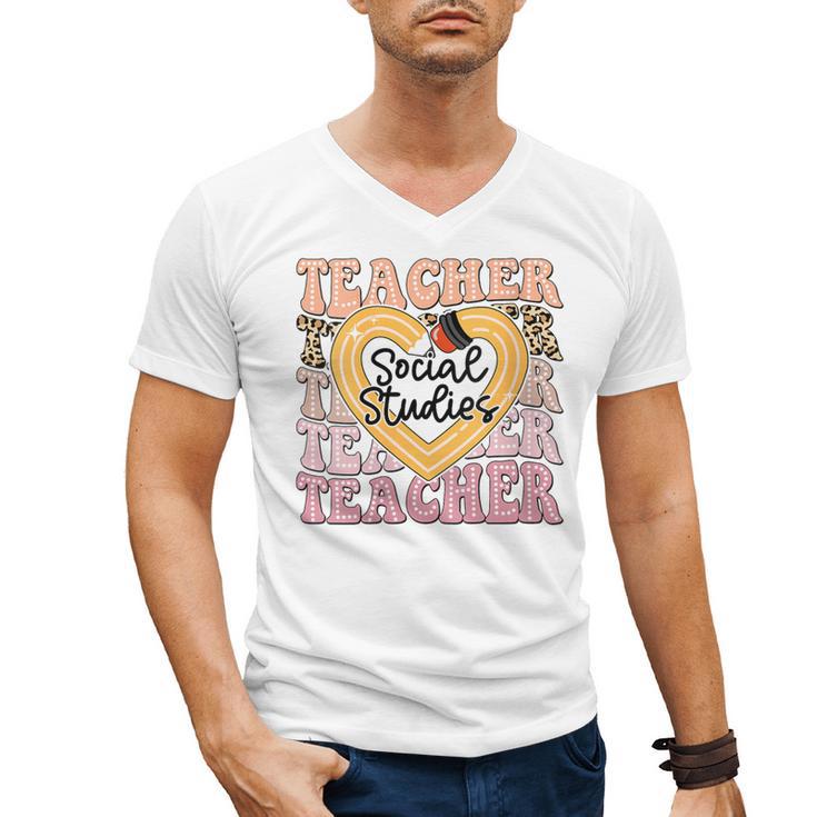 Social Studies Teacher Pencil Heart Leopard Back To School Men's V-Neck T-Shirt