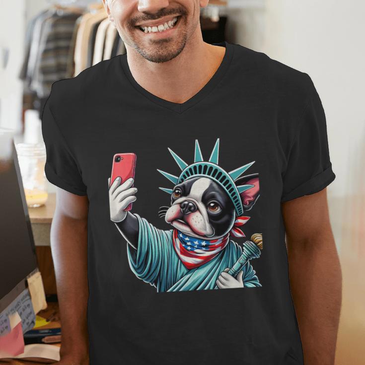Boston Terrier Selfie Statue Of Liberty 4th Of July American Men's V-Neck T-Shirt, American Boston Terrier Shirts, Boston Terrier 4th Of July Shirts, funny gift