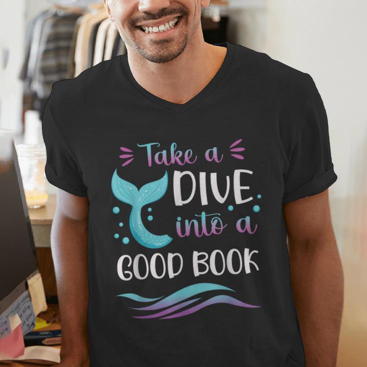 Cute Mermaid Librarian Teacher Dive Into A Good Book Reading Men's V-Neck T-Shirt, funny gift Cute Mermaid Librarian Teacher Dive Into A Good Book Reading Men's V-Neck T-Shirt, funny gift