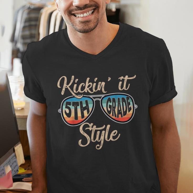 P41l Retro Kickin It 5th Grade Style Teacher Back To School For Men Women Girls Kids Men's V-Neck T-Shirt, funny gift
