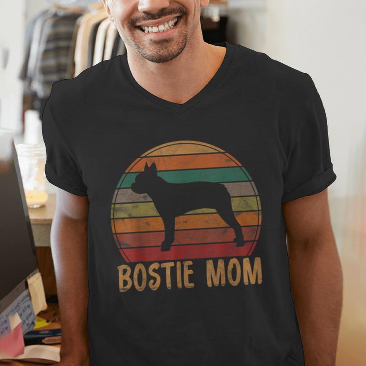 Retro Boston Terrier Mom Dog Mother Pet Bostie Mama Men's V-Neck T-Shirt, Boston Terrier Mom Shirts, funny gift