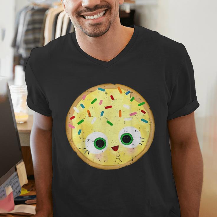 The Smart Cookie Good Egg Teacher Halloween Costume Food Men's V-Neck T-Shirt, funny gift The Smart Cookie Good Egg Teacher Halloween Costume Food Men's V-Neck T-Shirt, funny gift
