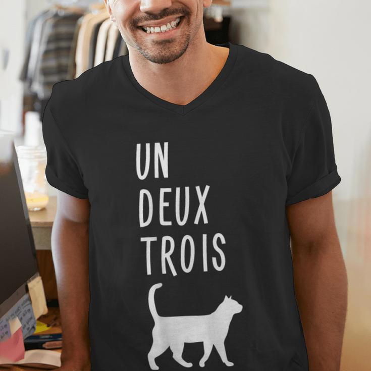 Un Deux Trois Cat Shirt French Teacher Men's V-Neck T-Shirt, funny gift
