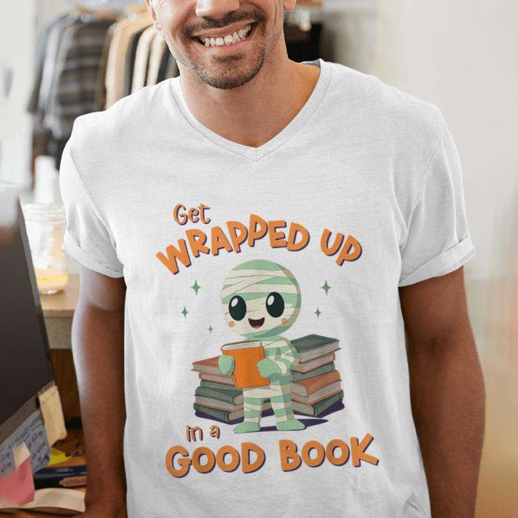 Cute Halloween Teacher Librarian Mummy Reading Books Men's V-Neck T-Shirt, funny gift