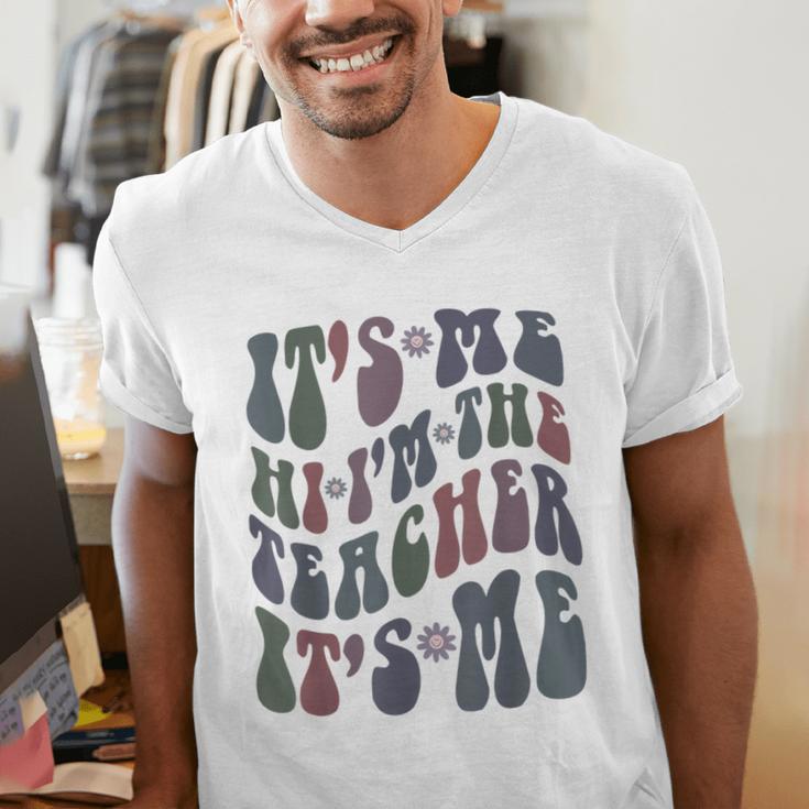 Retro IT'S ME Hi I'm The TEACHER Groovy Testing Squad Pink Men's V-Neck T-Shirt, Groovy Teacher Shirts, funny gift