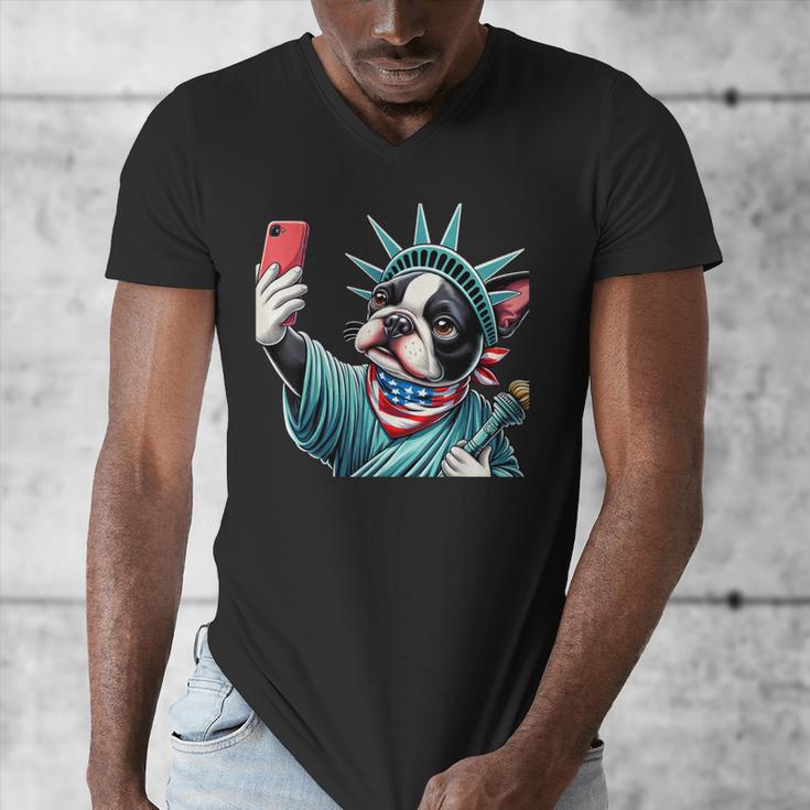 Boston Terrier Selfie Statue Of Liberty 4th Of July American Men's V-Neck T-Shirt, American Boston Terrier Gifts, Boston Terrier 4th Of July Gifts, funny design