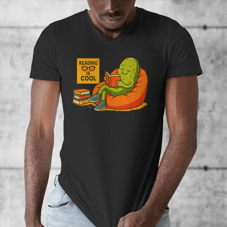 Pickle Reading Books Bookworm Teacher Librarian Kids Retro Men's V-Neck T-Shirt, funny design