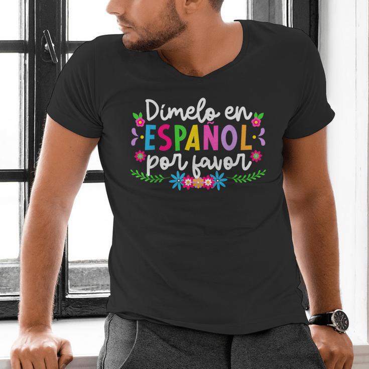 Dimelo En EspañOl Maestra De EspañOl Spanish Teacher Men's V-Neck T-Shirt, gift for family, gift for coworker Dimelo En EspañOl Maestra De EspañOl Spanish Teacher Men's V-Neck T-Shirt, gift for family, gift for coworker