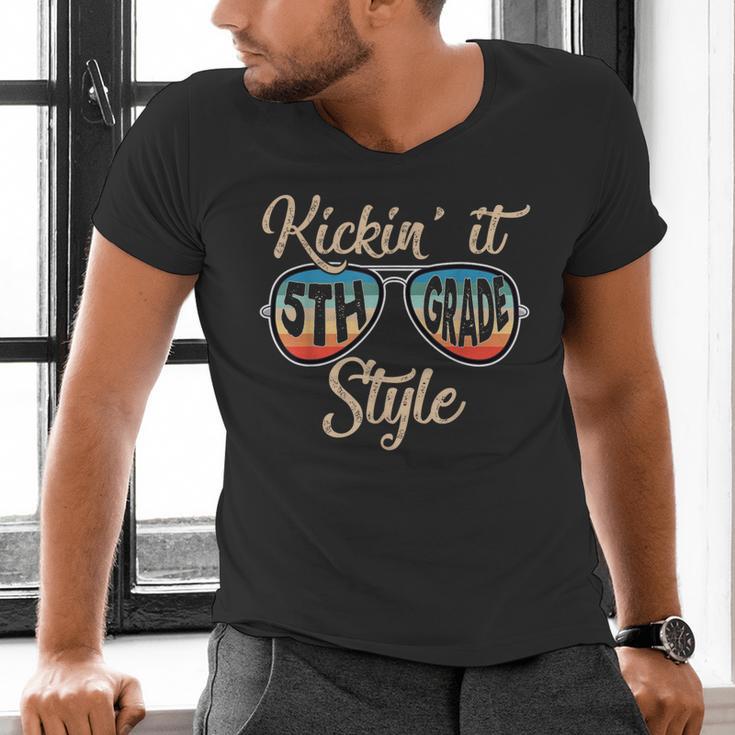 P41l Retro Kickin It 5th Grade Style Teacher Back To School For Men Women Girls Kids Men's V-Neck T-Shirt, gift for family, gift for coworker