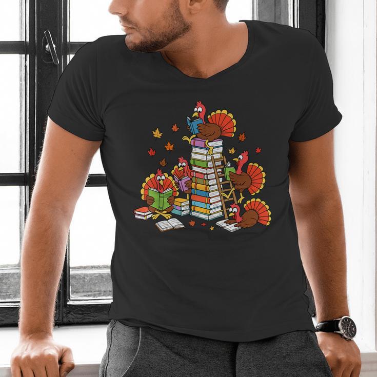 Turkey Reading Books Fall Thanksgiving Teacher Librarian Men's V-Neck T-Shirt, gift for family, gift for coworker