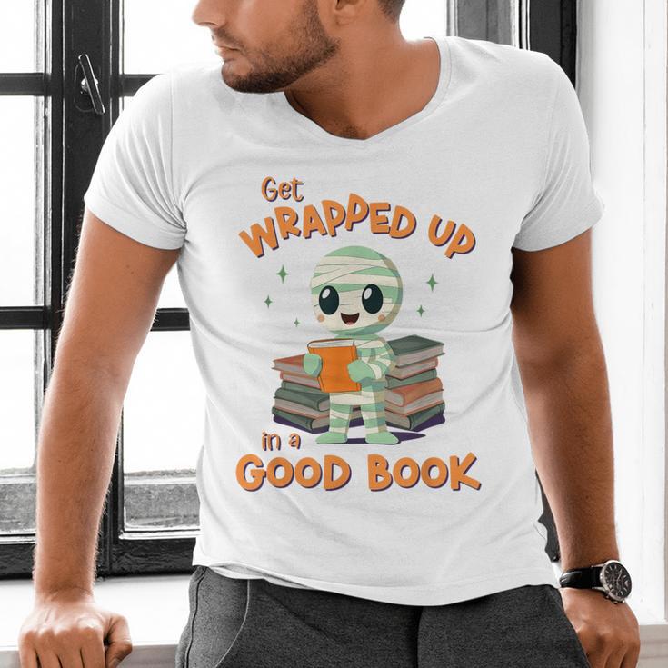 Cute Halloween Teacher Librarian Mummy Reading Books Men's V-Neck T-Shirt, gift for family, gift for coworker