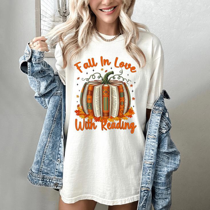 Fall In Love With Reading Pumpkin Autumn Librarians Teacher Women's Comfort Colors T-Shirt
