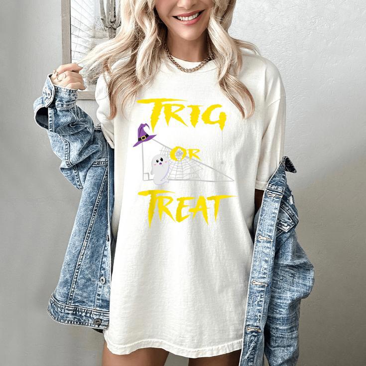 School Math Teacher Halloween 2022 Trig Or Treat Shirt Women's Comfort Colors T-Shirt