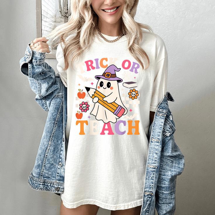 Retro Floral Ghost Trick Or Teach Groovy Teacher Halloween Women's Comfort Colors T-Shirt Retro Floral Ghost Trick Or Teach Groovy Teacher Halloween Women's Comfort Colors T-Shirt