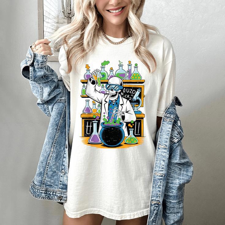 Skeleton Mad Scientist Halloween Costume Science Teacher Women's Comfort Colors T-Shirt Skeleton Mad Scientist Halloween Costume Science Teacher Women's Comfort Colors T-Shirt