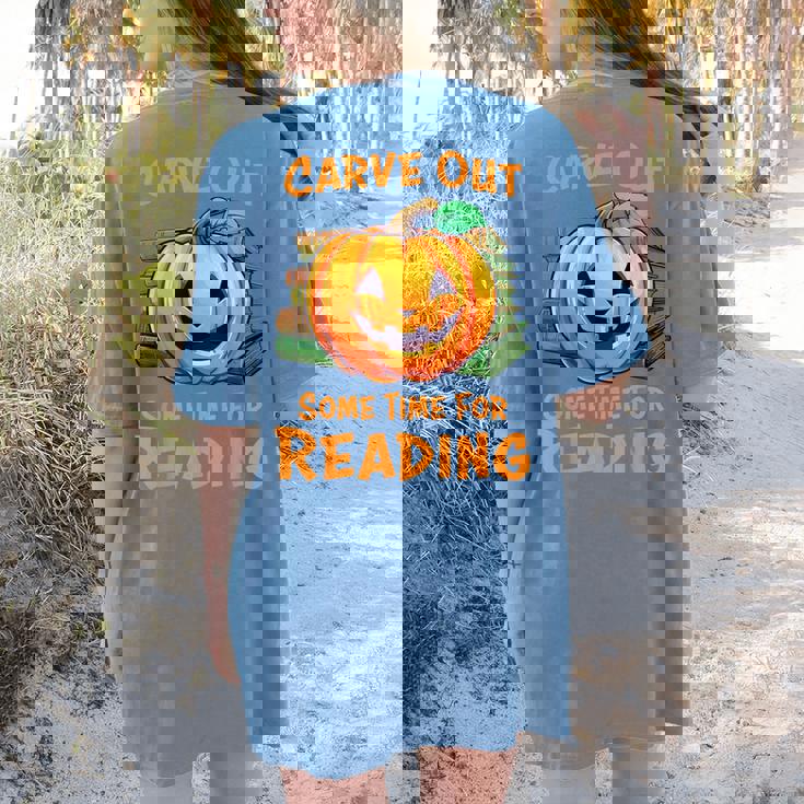 Halloween Teacher Librarian Pumpkin Reading Books Men Women Kids Women&#x27;s Comfort Colors T-Shirt Back Print