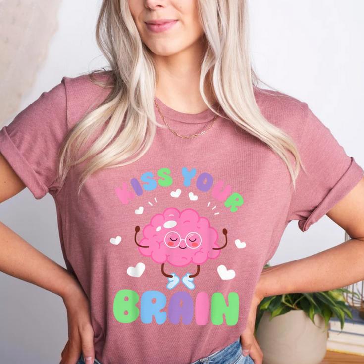 Back To School Kiss Your Brain Cute Teacher Appreciation Women's Heather T-Shirt