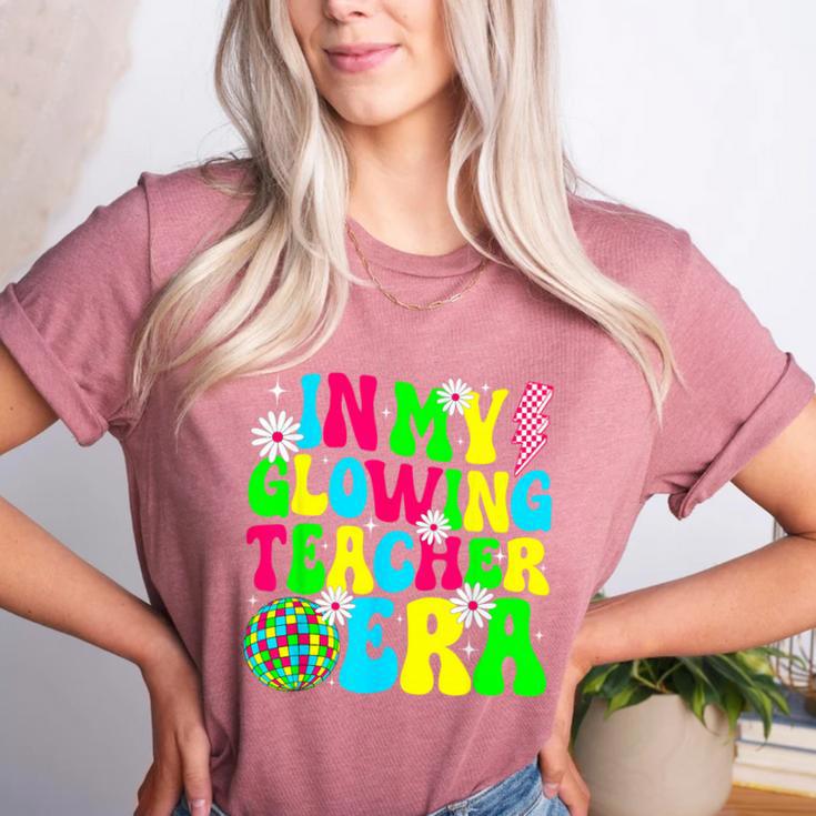 Retro Groovy In My Glowing Teacher Era Happy Teacher's Day Women's Heather T-Shirt