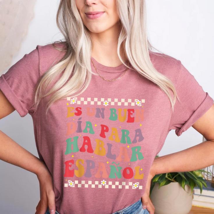Spanish Teacher Maestra Hablar EspañOl Bilingual Teacher Women's Heather T-Shirt