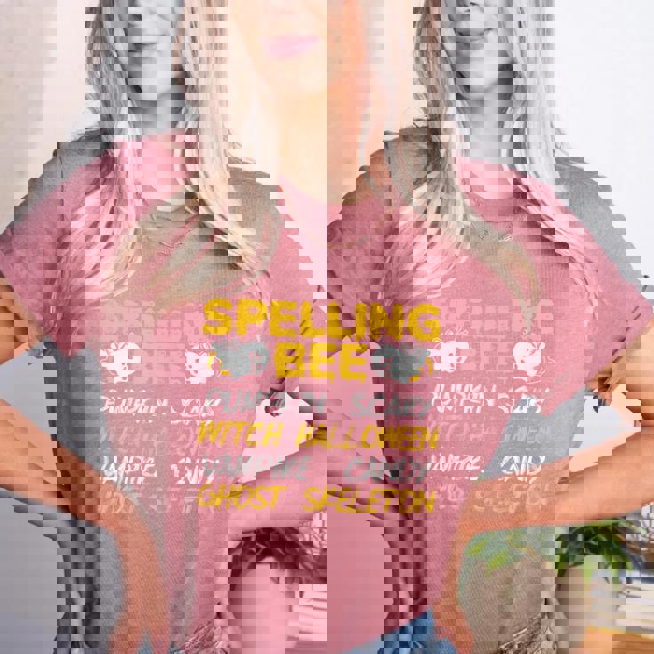 Spelling Bee Costume For a Halloween Teacher Pun Women Women&#x27;s Heather T-Shirt