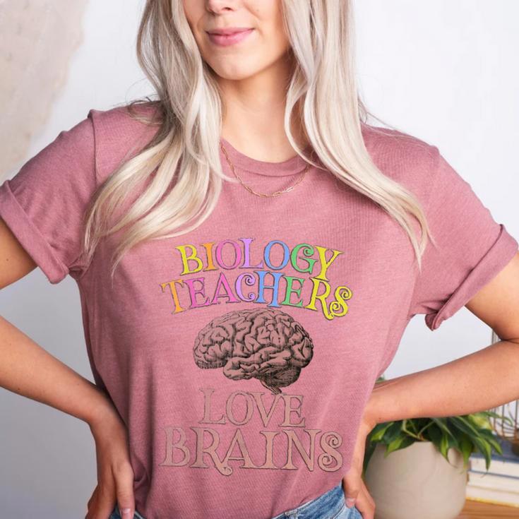 Retro BIOLOGY TEACHERS LOVE BRAINS This Is My Scary STEM Women's Heather T-Shirt